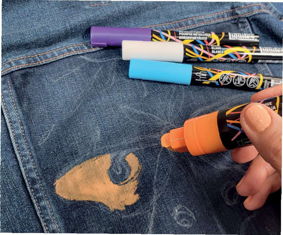 Creating a design on denim with Liquitex Markers